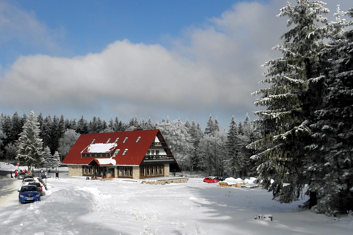 Berggasthof Heuberghaus im Winter