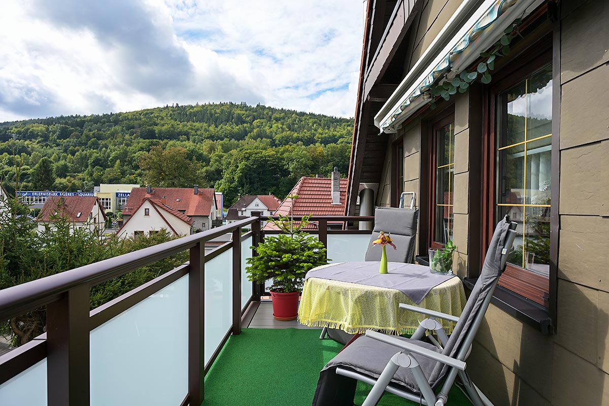 Balkon mit Gartenmöbel