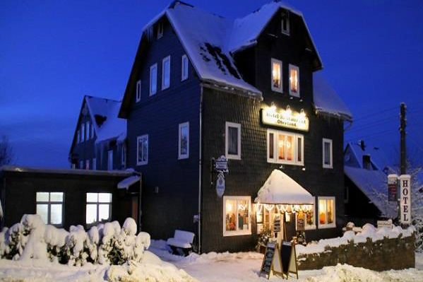 Hotel - Restaurant Oberland, Neuhaus am Rennweg - Winteransicht