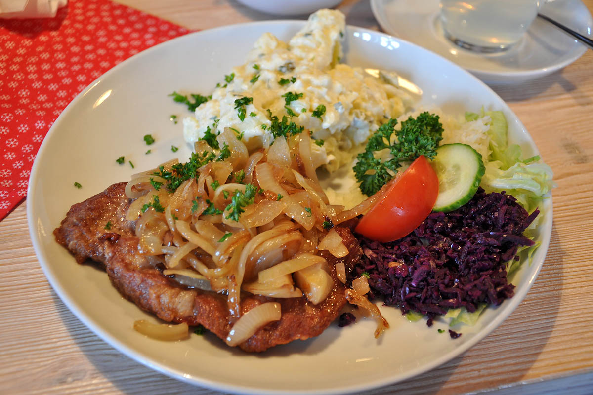 Rostbrätel mit Kartoffelsalat