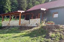 Berghütte im Sommer