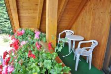 Balkon mit Gartenmöbeln