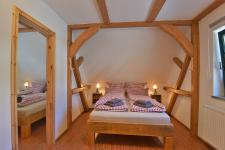 Schlafzimmer mit Doppelbett