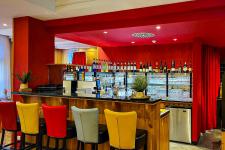 An der Hotelbar