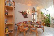 Infobereich mit Prospekten