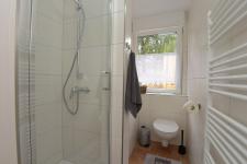 Bad mit Dusche/WC