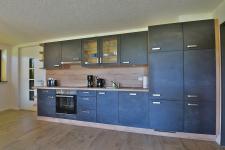 gut ausgestatteter Küchenbereich