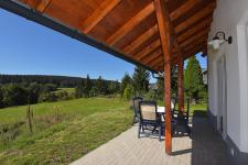 Terrasse mit Blick in die Natur