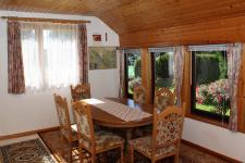 Diele mit Blick in den Garten