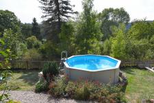 Pool im Garten