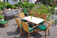 weitere Terrasse im Garten