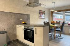 Küche inkl. Esstisch