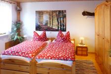 Schlafbereich mit Kleiderschrank