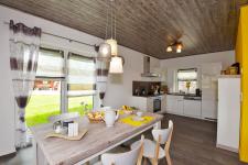 Küchenbereich inkl. Esstisch