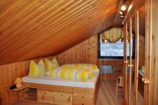 Blick in ein Schlafzimmer