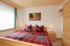 Schlafzimmer mit Doppelbett