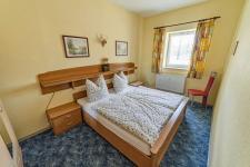 Blick in ein Schlafzimmer (Fewo1)