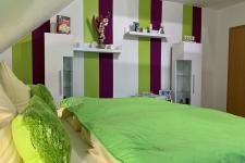 Blick in ein Schlafzimmer