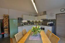 Küchenbereich inkl. Esstisch