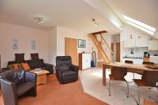 Ferienwohnung im Dachgeschoss, Wohn-Esszimmer