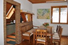Ferienwohnung Engel, Küche und Esstisch