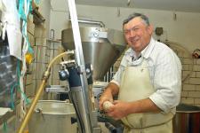 Fleischer bei der Arbeit