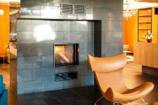 Kamin im Foyer