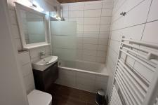 Familienappartement - Badezimmer mit Badewanne