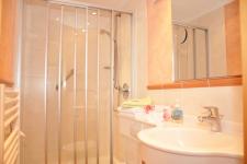 Blick in ein Gästebad