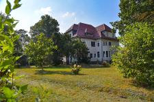 großes parkähnliches Grundstück