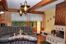 Wohnzimmer mit Kamin