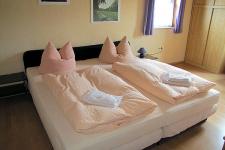 Blick in ein Gästezimmer