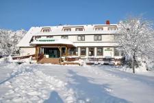 Waldhotel im Winter